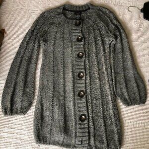 women's cardigan / sweater